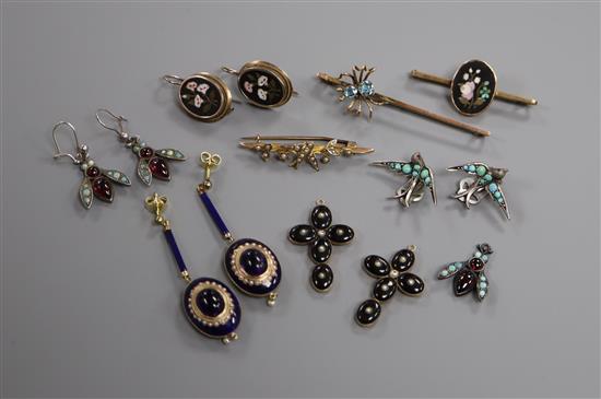 Five assorted pairs of earrings including pietra dura, enamel and gem set bug earrings, a swallow brooch and spider brooch.